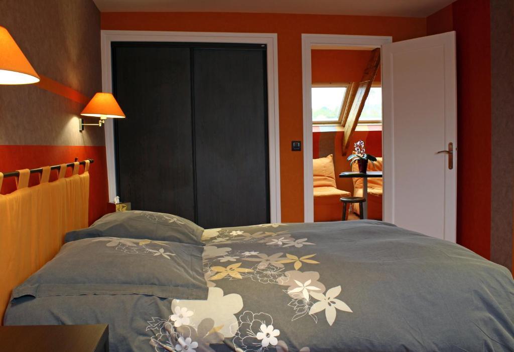 Hotel De La 2*